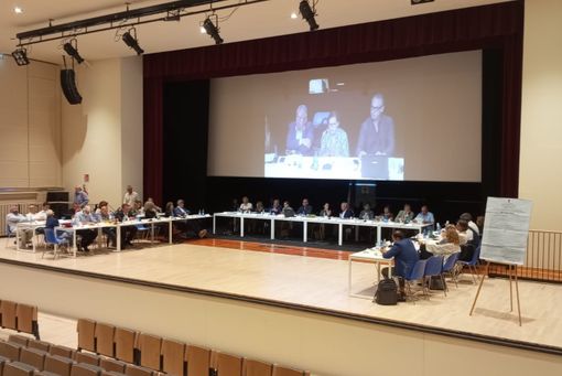 Via libera alla variazione di bilancio, ma le opposizioni attaccano Via libera alla variazione di bilancio, ma le opposizioni attaccano