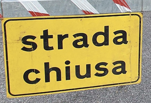 Smottamento a Verbania: chiusa temporaneamente la strada Smottamento a Verbania: chiusa temporaneamente la strada