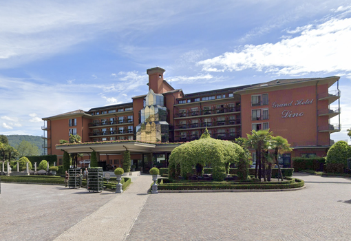 Cafè Alzheimer, una merenda al Grand Hotel Dino per concludere l'anno sociale Cafè Alzheimer, una merenda al Grand Hotel Dino per concludere l'anno sociale