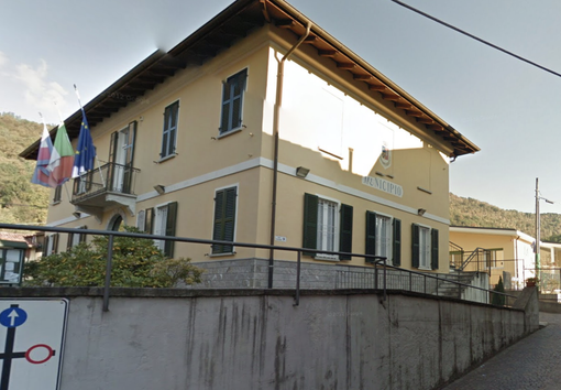 Tre donne e sette uomini a fianco del rieletto sindaco Liera Tre donne e sette uomini a fianco del rieletto sindaco Liera