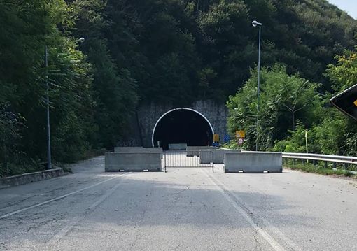 Prove tecniche alla galleria Verta: divieto di transito nella notte