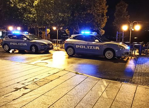Polizia nei locali pubblici di Verbania, controllati 15 esercizi e 320 persone Polizia nei locali pubblici di Verbania, controllati 15 esercizi e 320 persone