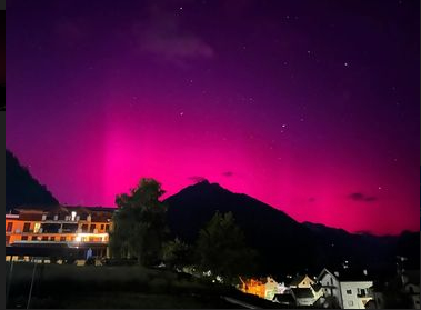 Immagini dell'aurora boreale di un nostro lettore da Cravegna