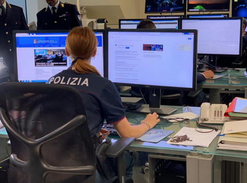 Nuove truffe su WhatsApp, l’allarme della Polizia: “Non cliccate link sospetti” Nuove truffe su WhatsApp, l’allarme della Polizia: “Non cliccate link sospetti”