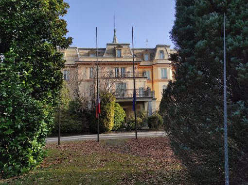 Bandiere a mezz’asta in Prefettura per l'ambasciatore Attanasio e il carabiniere Iacovacci