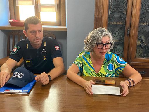 Deiezioni canine in città: l'amministrazione e la polizia locale lanciano una campagna di sensibilizzazione