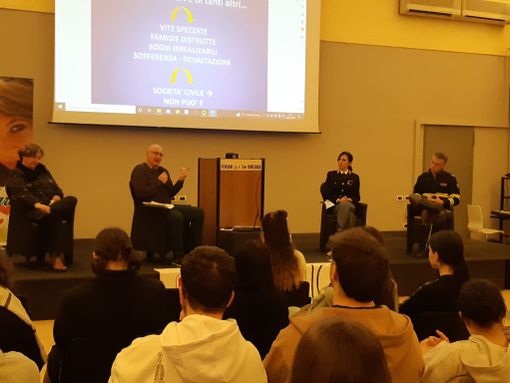 Prudenza alla guida, incontro con gli studenti del Gobetti in ricordo di Marta Giroldini. VIDEO