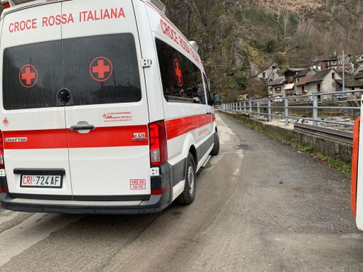 Dramma ad Ornavasso, 69enne muore precipitando da una finestra Dramma ad Ornavasso, 69enne muore precipitando da una finestra