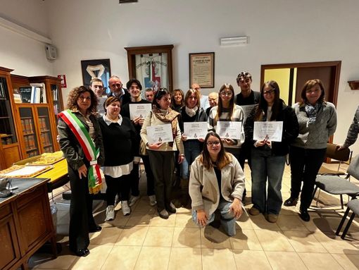 Cambiasca, benvenuto civico ai neo-maggiorenni e consegna delle borse di studio in memoria di Giacomo Bellora Cambiasca, benvenuto civico ai neo-maggiorenni e consegna delle borse di studio in memoria di Giacomo Bellora