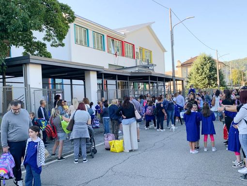 La scuola riparte con gli insegnanti, poche le cattedre vuote La scuola riparte con gli insegnanti, poche le cattedre vuote