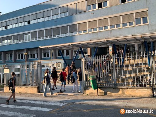 Un minuto di silenzio in tutte le scuole in memoria di Giulia Un minuto di silenzio in tutte le scuole in memoria di Giulia