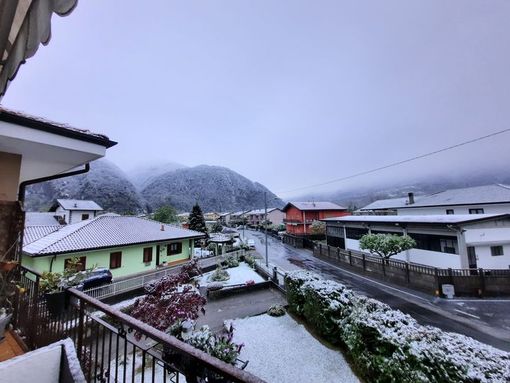 Due nevicate tardive costituiscono un fatto storico. Eventi collegati al riscaldamento globale Due nevicate tardive costituiscono un fatto storico. Eventi collegati al riscaldamento globale