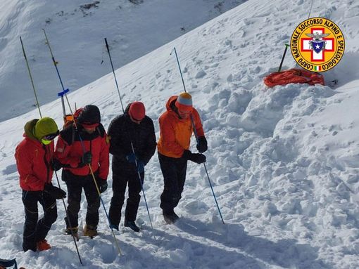 Valanghe, il Soccorso Alpino di Varese si esercita in Val Formazza FOTO
