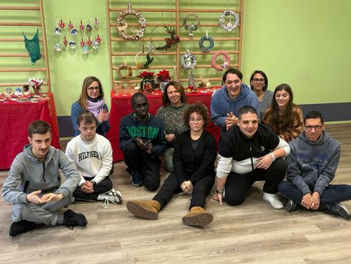 Taglio del nastro per la mostra dei lavori del Centro Do