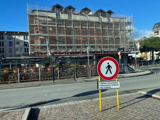 L’attraversamento pedonale “fantasma” di Intra continua a essere un problema L’attraversamento pedonale “fantasma” di Intra continua a essere un problema