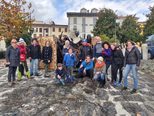 Ripulito il fondale del porto di Intra. FOTO Ripulito il fondale del porto di Intra. FOTO