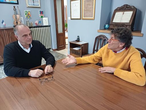 Le fiabe di Rodari si accendono di luce: videomapping con le opere di Mauro Maulini ad Omegna e Orta