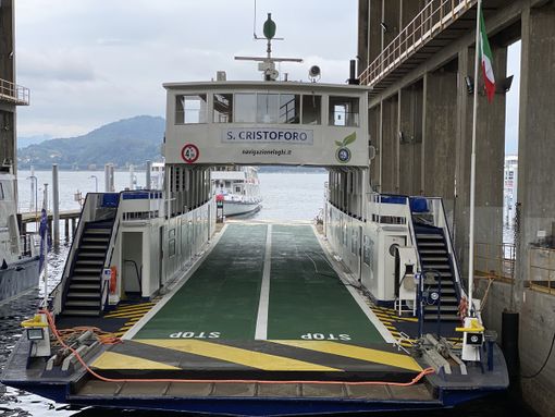Sul Lago Maggiore il primo traghetto eco sostenibile italiano Sul Lago Maggiore il primo traghetto eco sostenibile italiano