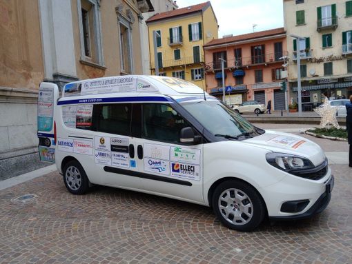 L'Auser Cusio ha un nuovo mezzo per il trasporto disabili