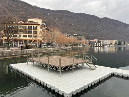 Capodanno in piazza, dj Lele Alberganti e i Malamente su un palco galleggiante Capodanno in piazza, dj Lele Alberganti e i Malamente su un palco galleggiante