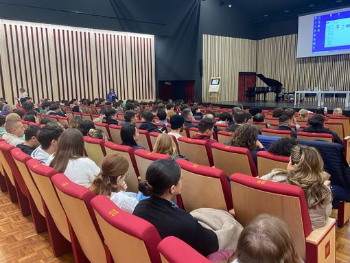 Al liceo Gobetti un incontro sull'importanza della donazione di midollo e di sangue Al liceo Gobetti un incontro sull'importanza della donazione di midollo e di sangue