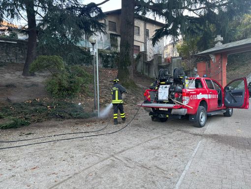 Soccorso a due escursionisti olandesi e intervento per un incendio doloso al Parco Maulini Soccorso a due escursionisti olandesi e intervento per un incendio doloso al Parco Maulini