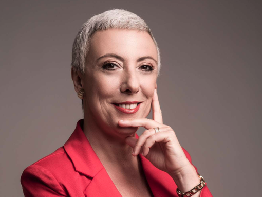 "Age pride": il racconto di Lidia Ravera in scena al Maggiore "Age pride": il racconto di Lidia Ravera in scena al Maggiore