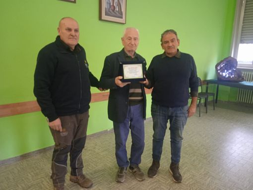 Festa a sorpresa per Alfredo Urbino, presidente emerito del consiglio di quartiere