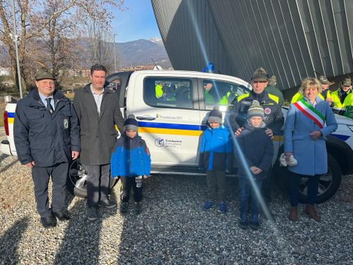 Inaugurato il nuovo pickup della protezione civile degli Alpini di Intra Inaugurato il nuovo pickup della protezione civile degli Alpini di Intra