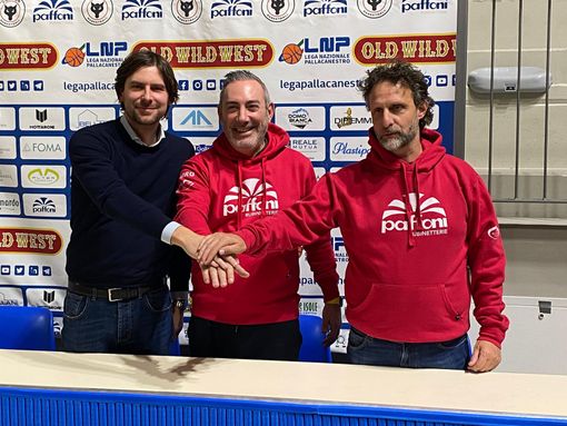 Presentato il nuovo coach della Paffoni, Eliantonio: "Sono contento di essere qui, farò del mio meglio" Presentato il nuovo coach della Paffoni, Eliantonio: "Sono contento di essere qui, farò del mio meglio"