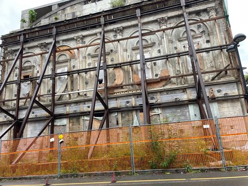 Avanti i lavori per la costruzione del resort sulle ceneri dell’ex cinema di Pallanza