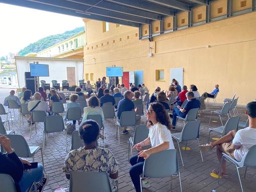 Il festival Agorà inizia tra le polemiche del centrodestra: "Ridotto a mero evento locale" Il festival Agorà inizia tra le polemiche del centrodestra: "Ridotto a mero evento locale"