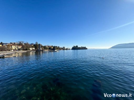Acque balneabili, il Lago Maggiore resta sotto osservazione Acque balneabili, il Lago Maggiore resta sotto osservazione