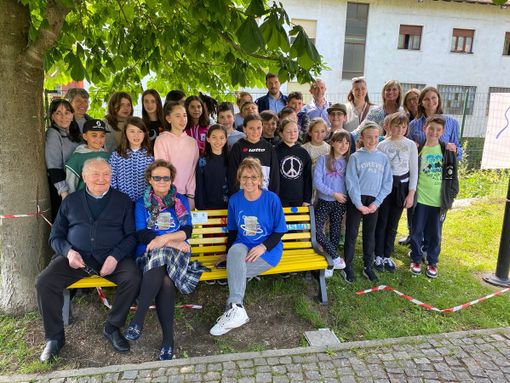Bagnella, due panchine per dire no al bullismo e sì alla gentilezza