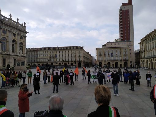 Associazioni e politica in piazza per difendere la legge regionale contro il gioco d'azzardo Associazioni e politica in piazza per difendere la legge regionale contro il gioco d'azzardo