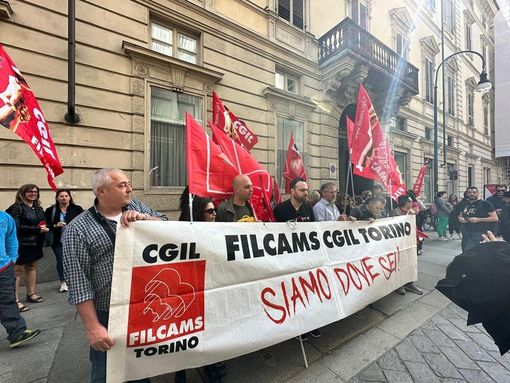 Visite mediche, la rivolta dei lavoratori del call center: “Le lunghe attese non sono colpa nostra” Visite mediche, la rivolta dei lavoratori del call center: “Le lunghe attese non sono colpa nostra”