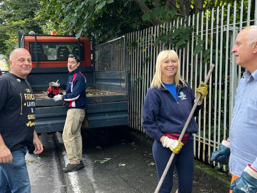 Cireggio: volontari al lavoro per ripulire e proteggere le strade Cireggio: volontari al lavoro per ripulire e proteggere le strade