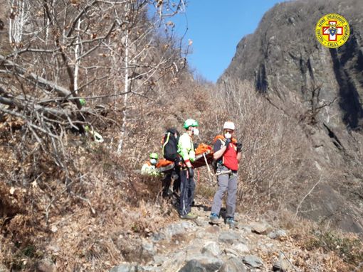 Climber cade e si frattura una gamba alla falesia di Nibbio Climber cade e si frattura una gamba alla falesia di Nibbio