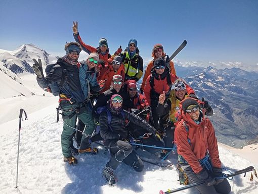Alpinisti InSuperAbili...adrenalina inclusiva hanno raggiunto la vetta del Breithorn VIDEO Alpinisti InSuperAbili...adrenalina inclusiva hanno raggiunto la vetta del Breithorn VIDEO