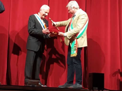 Con le bacchettate e i consigli del Console Pacian alla nuova giunta si è aperto il Carnevale Verbanese FOTO Con le bacchettate e i consigli del Console Pacian alla nuova giunta si è aperto il Carnevale Verbanese FOTO