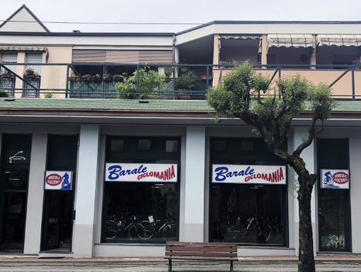 Spaccata nella notte alla Cicolomania Barale di Verbania Spaccata nella notte alla Cicolomania Barale di Verbania