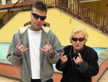Lutto per Fedez, è morta nonna Luciana: "Ci mancherai tanto" Lutto per Fedez, è morta nonna Luciana: "Ci mancherai tanto"