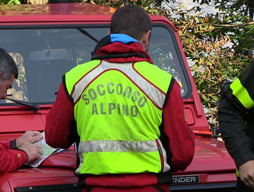 Omegna, soccorso alpino impegnato nel recupero di una persona sul monte Castellaccio