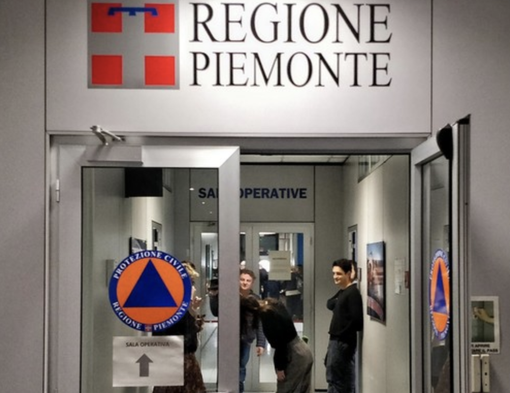 Covid, allarme terze dosi rinviate. Cirio: "Chi non le fa non è al sicuro. L'emergenza non finisce per decreto"