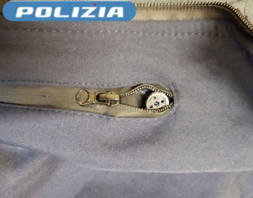 All'esame per la patente con auricolari e microcamere nascoste, altre tre denunce All'esame per la patente con auricolari e microcamere nascoste, altre tre denunce