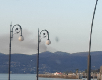 Fiamme nei boschi tra Gignese e Carpugnino