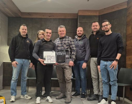 Nella foto la consegna all' azienda Marini di Villadossola Nella foto la consegna all' azienda Marini di Villadossola