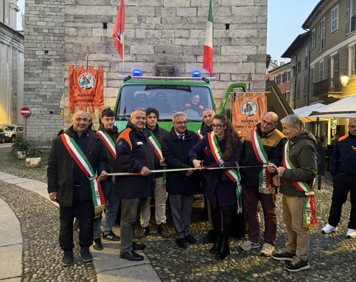 Inaugurato nuovo mezzo della protezione civile a Valle Cannobina FOTO Inaugurato nuovo mezzo della protezione civile a Valle Cannobina FOTO
