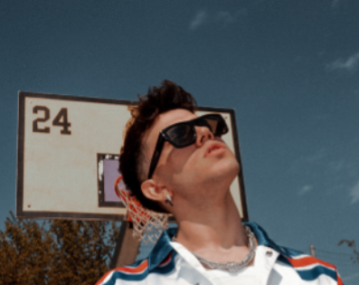 Sold out per il concerto gratuito di Aka 7even a Il Maggiore