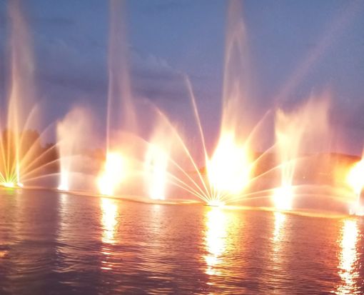 L'estate verbanese si accende con il "Color Water Show" FOTO